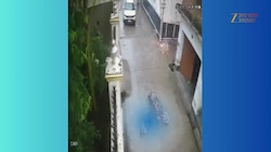 काल के गाल से बचा शख्स! हाईटेंशन लाइन की चपेट में आकर धू-धूकर कर जला शख्स खुद ही उठकर खड़ा हुआ
