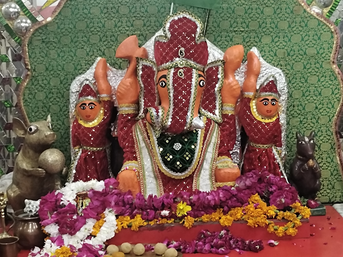 gwalior 350 year old arji wale ganesh miraculous temple here every wish is fulfilled | ग्वालियर के 'अर्जी वाले गणेश', 350 साल पुरानी प्रतिमा, हर मनोकामना होती है पूरी