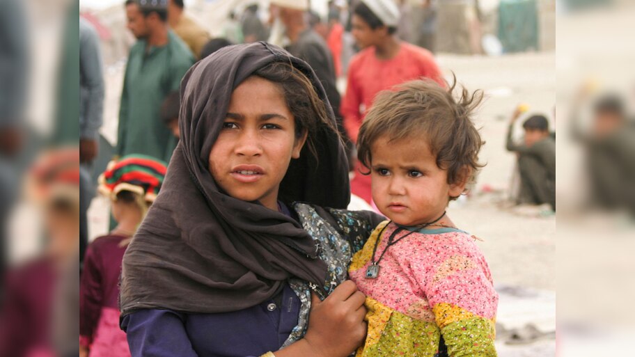 ईरान-पाकिस्तान से 23 लाख अफगान शरणार्थियों की वापसी, UNHCR ने जताई चिंता