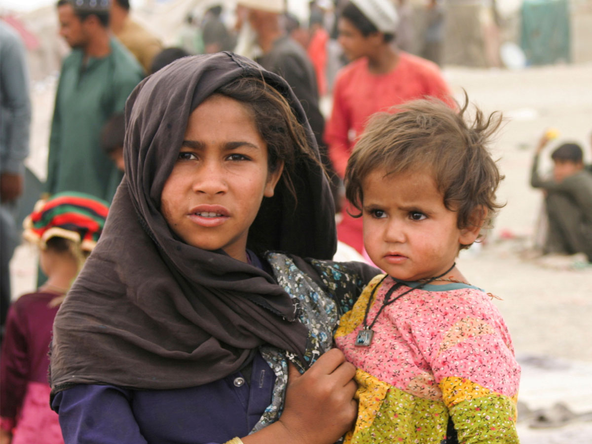 ईरान-पाकिस्तान से 23 लाख अफगान शरणार्थियों की वापसी, UNHCR ने जताई चिंता ईरान-पाकिस्तान से 23 लाख अफगान शरणार्थियों की वापसी, UNHCR ने जताई चिंता