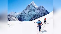 Mount Everest पर अब अकेले नहीं कर सकेंगे चढ़ाई, फीस भी बढ़ी; आज से लागू हुए नए नियम