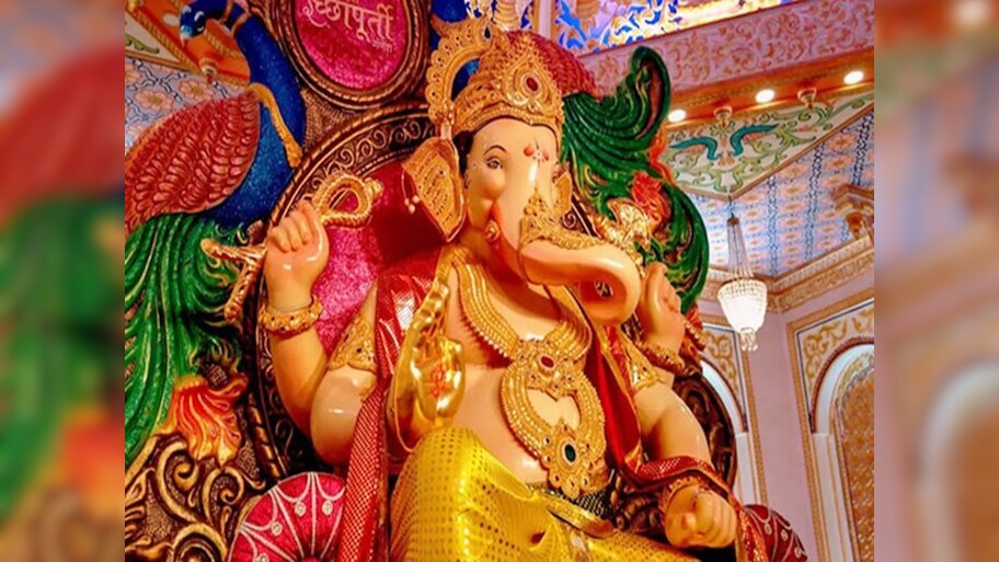 Sitamarhi News: गणपति पूजा पंडाल में जमकर बवाल, फायरिंग में बाल-बाल बचीं BJP विधायक