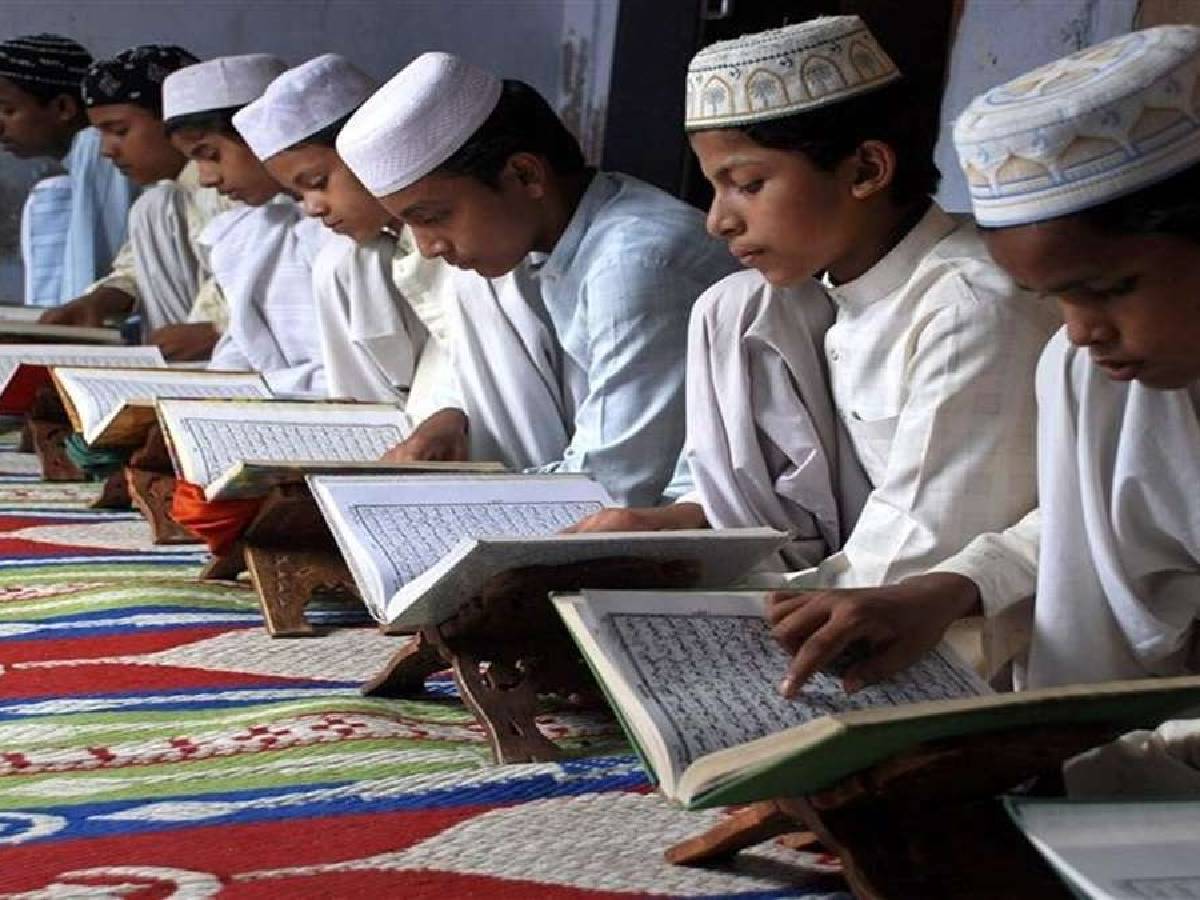 नफरती मानसिकता को नहीं बख्शेगा कोर्ट! मदरसे पर हमला करने वाले शिद्दतपसंदों को बड़ा झटका नफरती मानसिकता को नहीं बख्शेगा कोर्ट! मदरसे पर हमला करने वाले शिद्दतपसंदों को बड़ा झटका