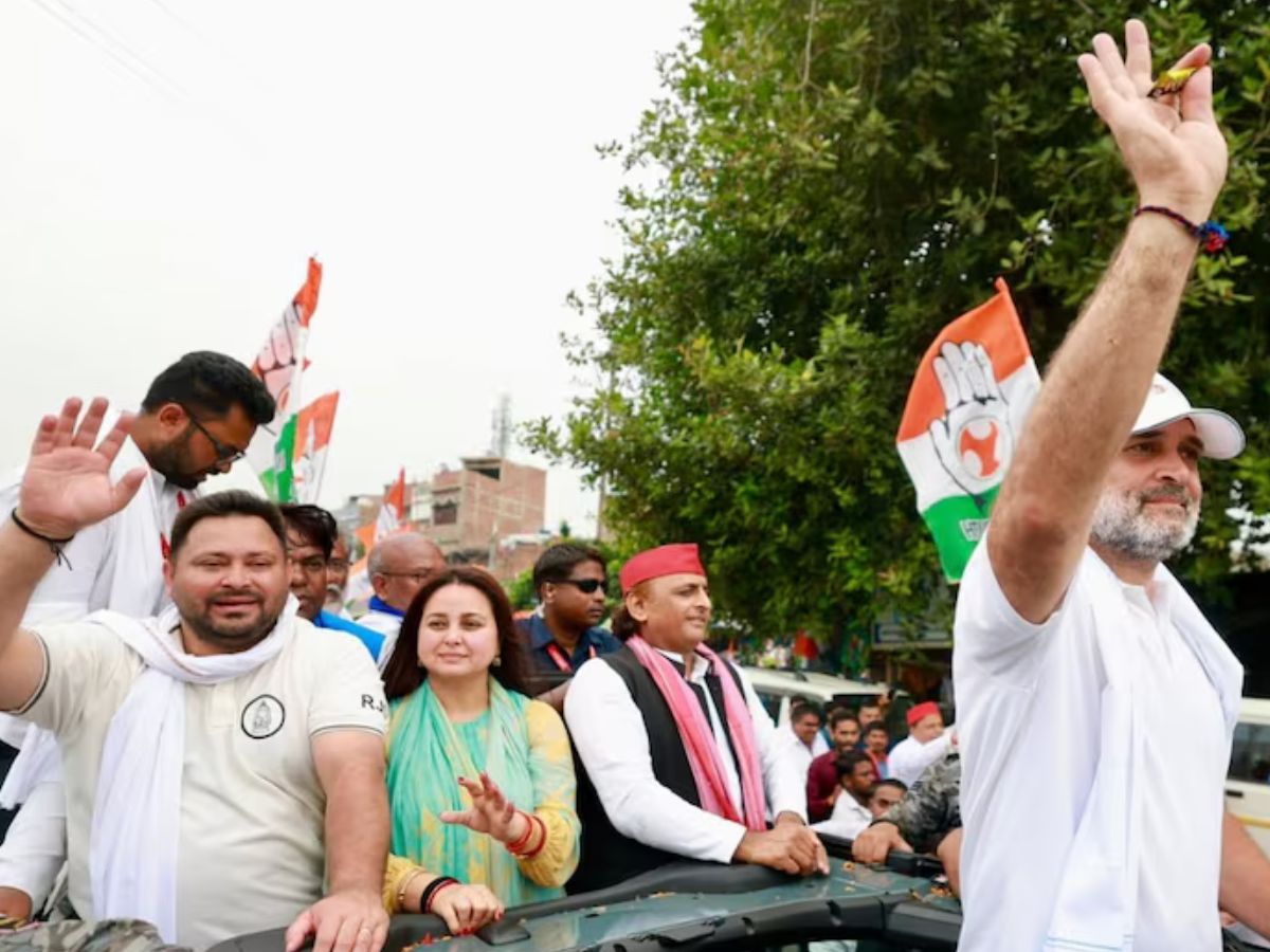 25 जिले और 1300 किलोमीटर यात्रा के बाद वोटर अधिकार यात्रा का समापन 25 जिले और 1300 किलोमीटर यात्रा के बाद वोटर अधिकार यात्रा का समापन