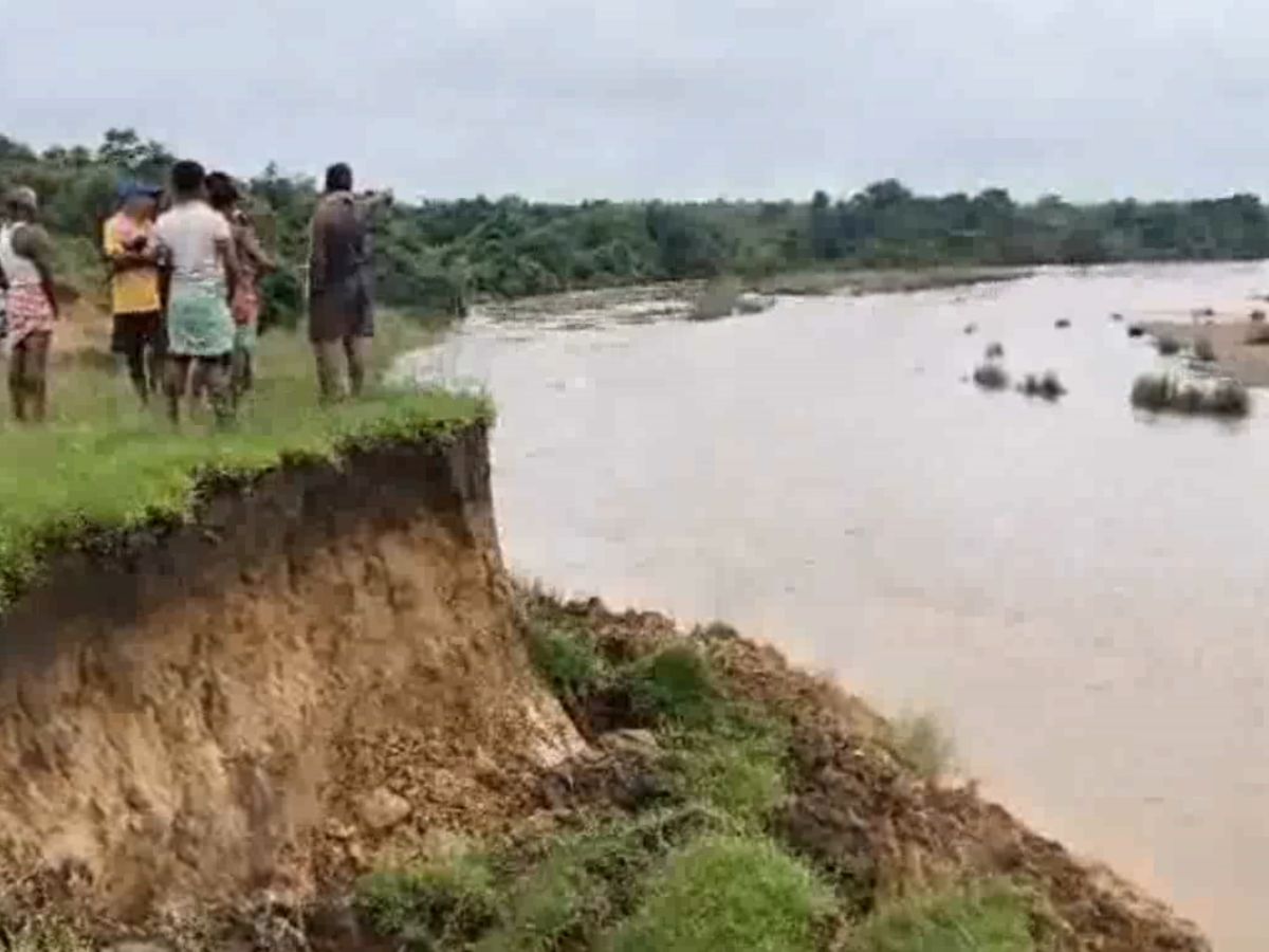 Odisha News: ଗତି ପଥ ବଦଳାଉଛି ବୁଢ଼ାବଳଙ୍ଗ,ମାନଚିତ୍ରରୁ ହଜିଯିବ ୨ଟି ଗାଁ Odisha News: ଗତି ପଥ ବଦଳାଉଛି ବୁଢ଼ାବଳଙ୍ଗ,ମାନଚିତ୍ରରୁ ହଜିଯିବ ୨ଟି ଗାଁ