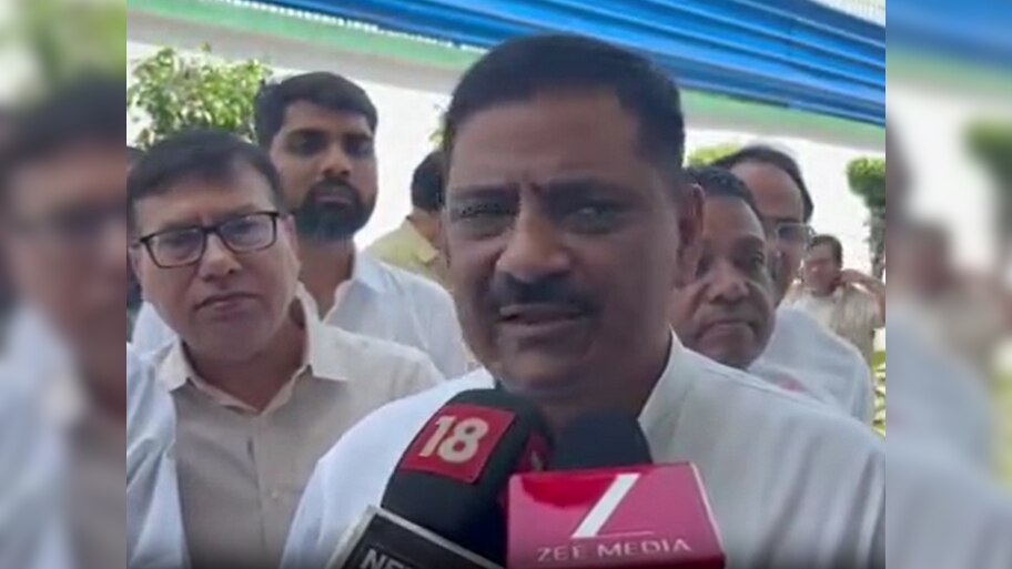 राहुल गांधी के ‘बम’ वाले बयान पर संजय झा का तंज, जदयू प्रवक्ताओं की बैठक में बनी रणनीति