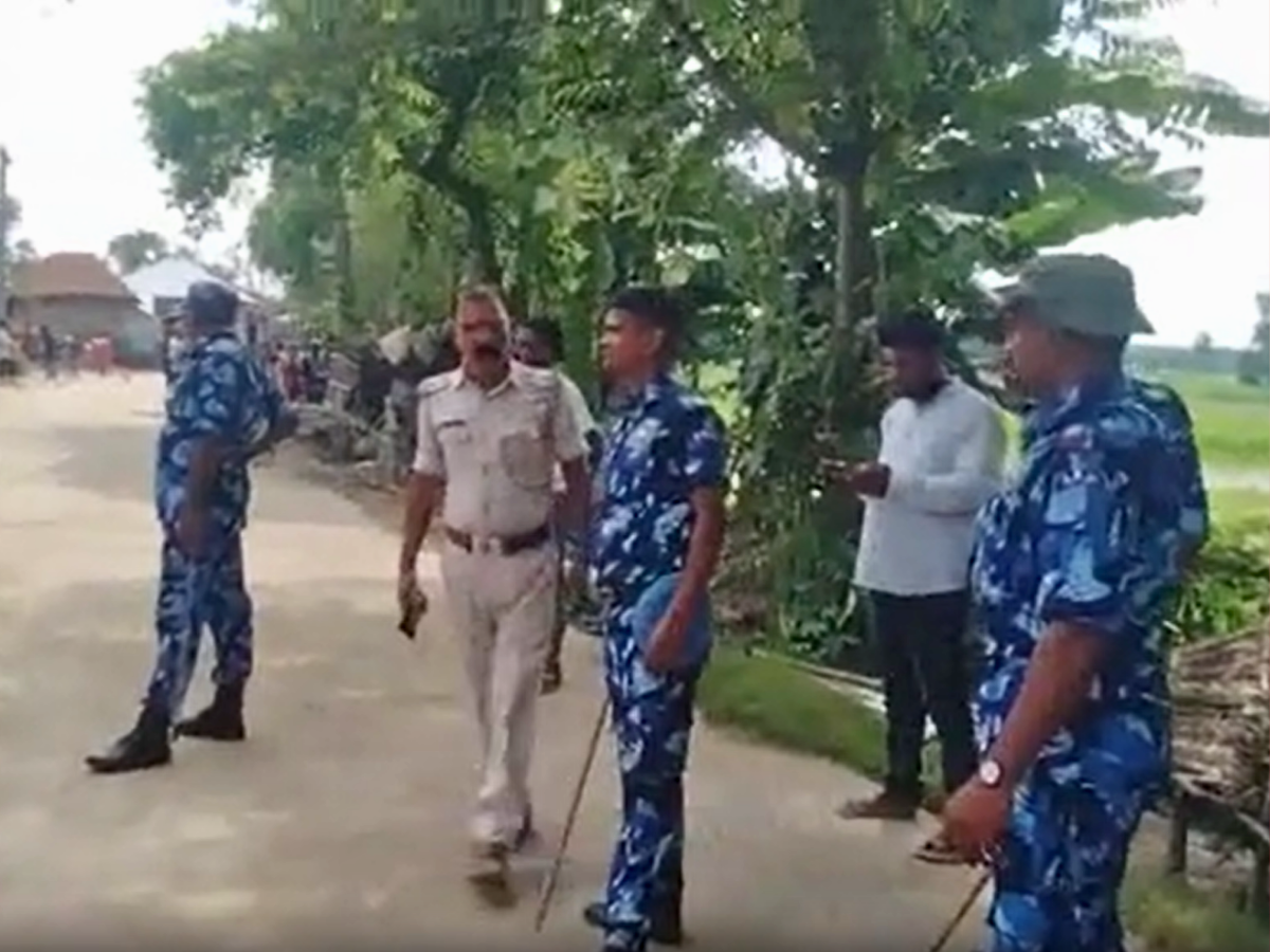 कटिहार में मखाना खेत विवाद ने लिया खूनी रूप, लाठी-डंडों से मारपीट में 17 लोग गंभीर रूप से घायल कटिहार में मखाना खेत विवाद ने लिया खूनी रूप, लाठी-डंडों से मारपीट में 17 लोग गंभीर रूप से घायल