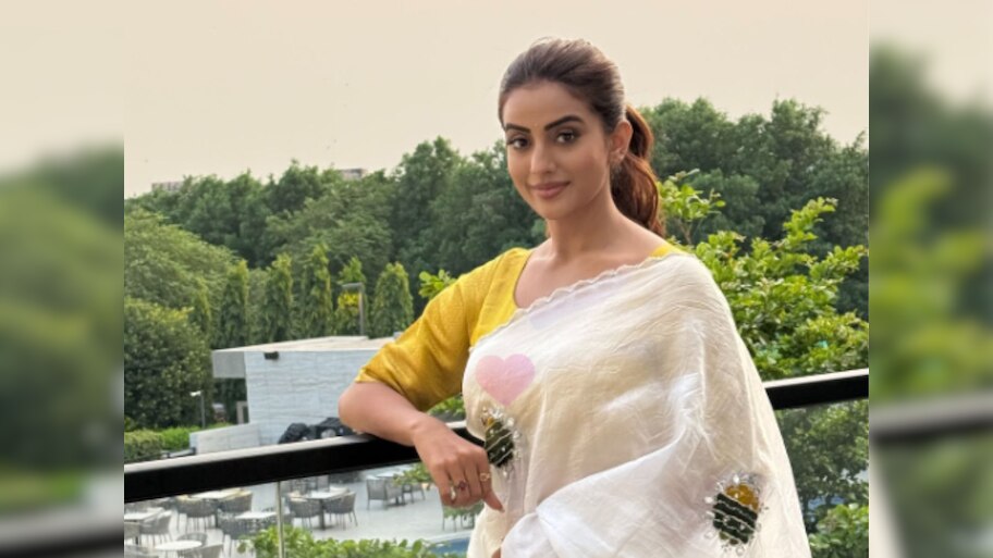 भोजपुरी सिनेमा की स्टार अक्षरा सिंह की खूबसूरत साड़ी लुक ने जीता फैंस का दिल