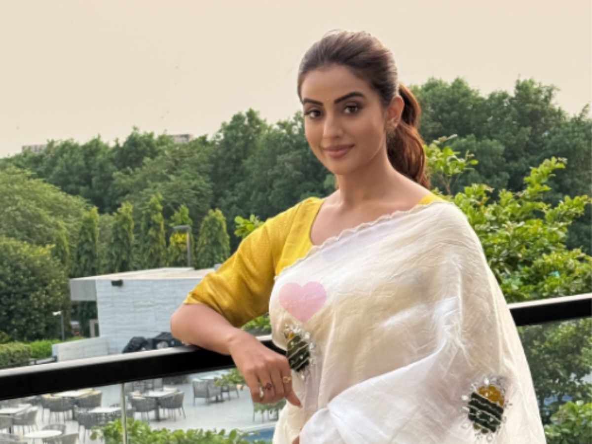 भोजपुरी सिनेमा की स्टार अक्षरा सिंह की खूबसूरत साड़ी लुक ने जीता फैंस का दिल भोजपुरी सिनेमा की स्टार अक्षरा सिंह की खूबसूरत साड़ी लुक ने जीता फैंस का दिल