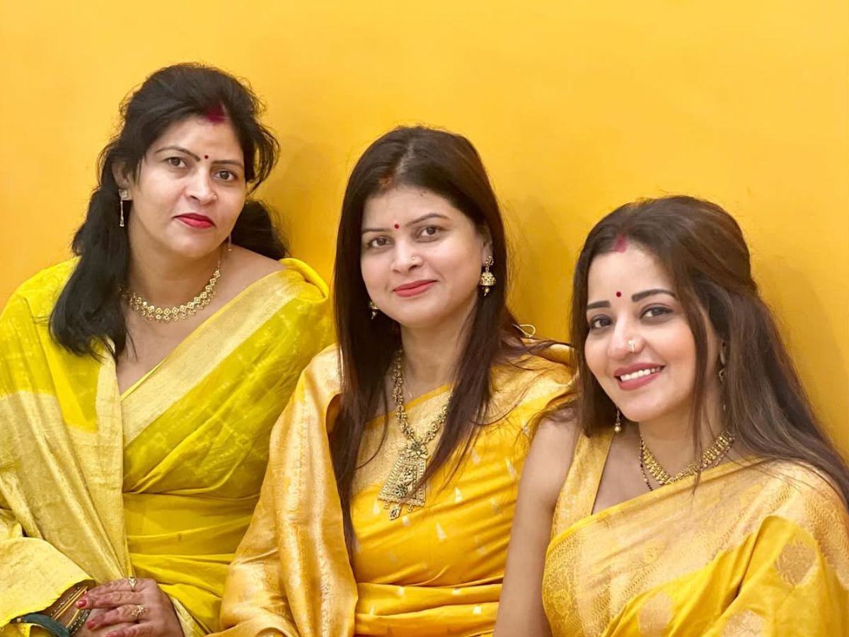 भोजपुरी एक्ट्रेस मोनालिसा का ट्रेडिशनल लुक, पीले रंग की साड़ी में लगीं बेहद खास भोजपुरी एक्ट्रेस मोनालिसा का ट्रेडिशनल लुक, पीले रंग की साड़ी में लगीं बेहद खास