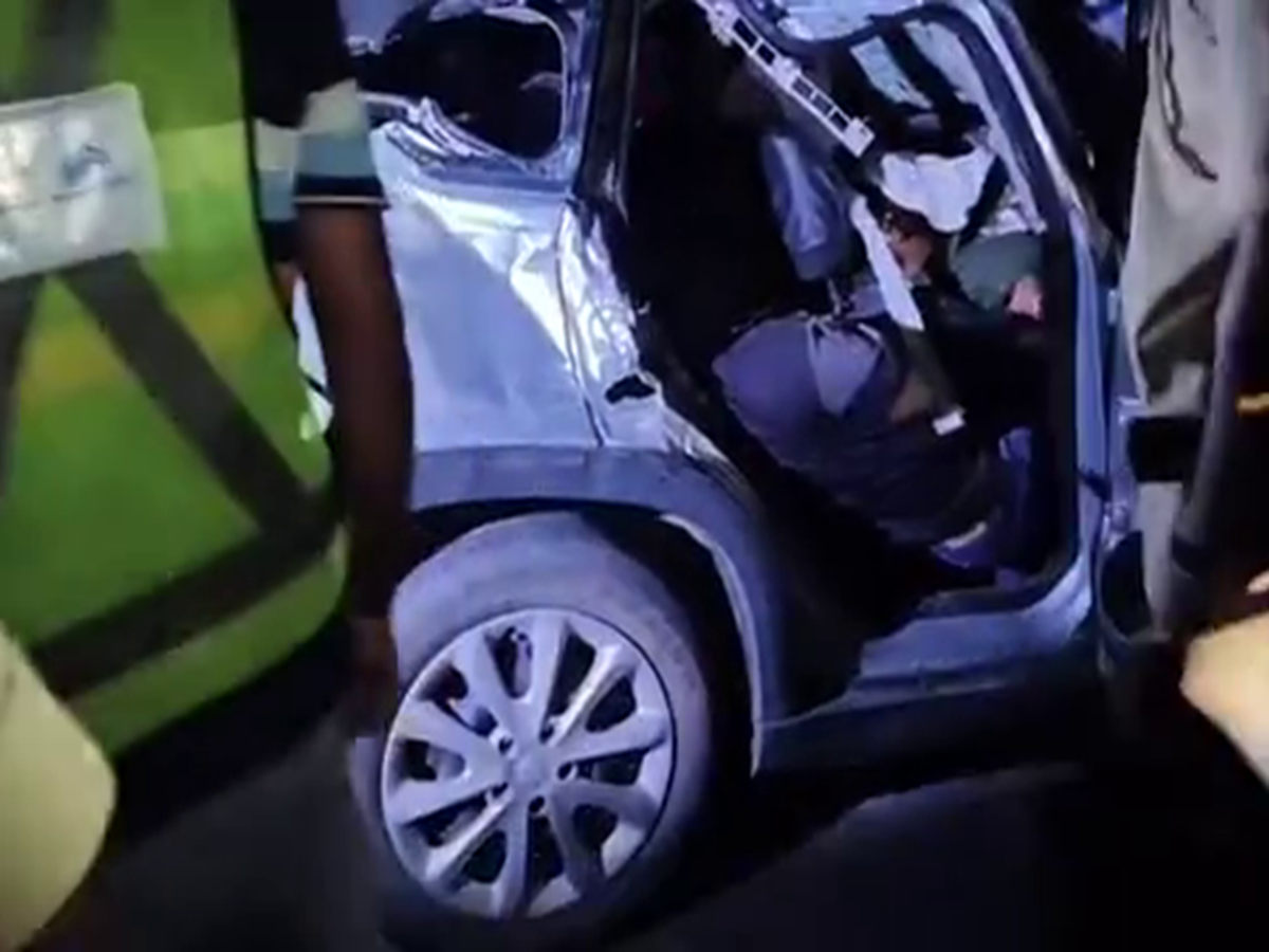 Patna Road Accident: पटना में तेज रफ्तार कार अनियंत्रित होकर ट्रक में घुसी, 5 लोगों की दर्दनाक मौत Patna Road Accident: पटना में तेज रफ्तार कार अनियंत्रित होकर ट्रक में घुसी, 5 लोगों की दर्दनाक मौत