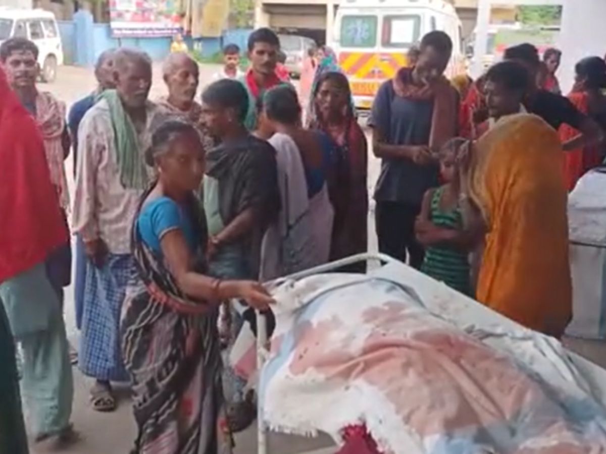 Banka News: अवैध संबंध के शक में पति ने ले ली पत्नी की जान, परिजनों में मचा कोहराम Banka News: अवैध संबंध के शक में पति ने ले ली पत्नी की जान, परिजनों में मचा कोहराम