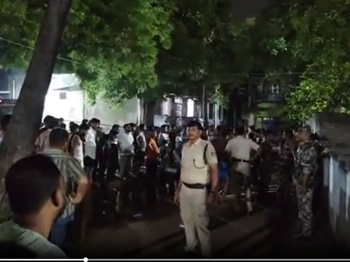 Arrah Murder Case: जेल से बेल पर आया था युवक, किसी ने गोली मारकर हत्या कर दी Arrah Murder Case: जेल से बेल पर आया था युवक, किसी ने गोली मारकर हत्या कर दी