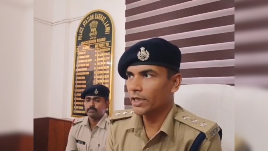 जमुई में पुलिस पर हमला करने वाले 13 आरोपी गिरफ्तार, 45 पर केस दर्ज, मास्टरमाइंड महेश टुडू की तलाश तेज