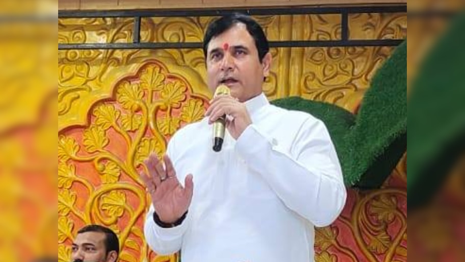 BJP MLA ने बांग्लादेशी और रोहिंग्या की आड़ में किसकी की सुअर से तुलना; Viral वीडियो पर बवाल