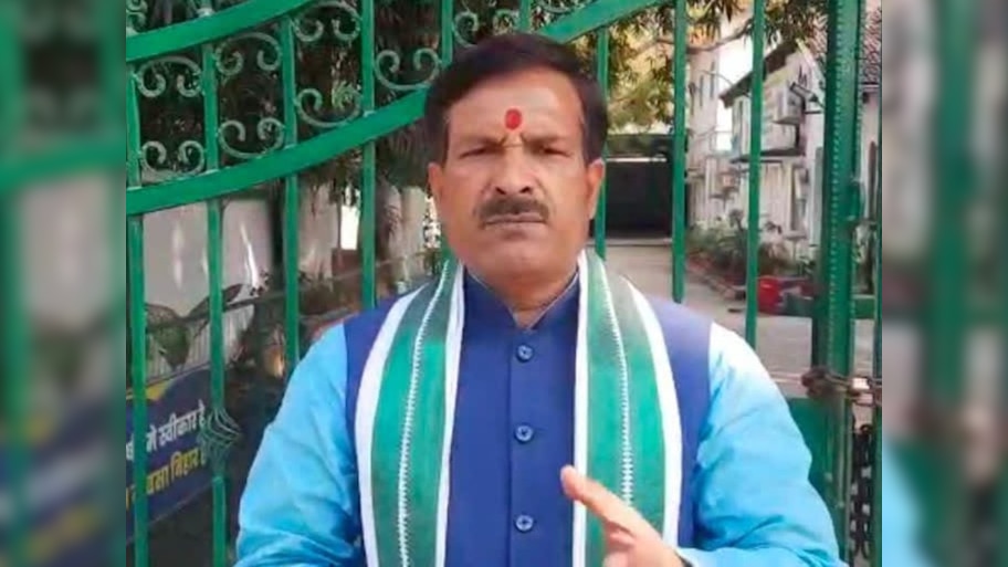 Bihar Politics: शपथ समारोह में राहुल की गैरमौजूदगी पर गरमाई सियासत, राजद ने उठाए सवाल