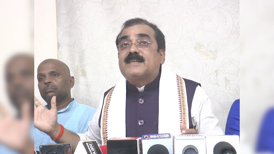 Darbhanga News: 'मेरी हत्या की थी साजिश', दरभंगा में यूट्यूबर की पिटाई मामले पर मंत्री जीवेश मिश्रा ने दी सफाई
