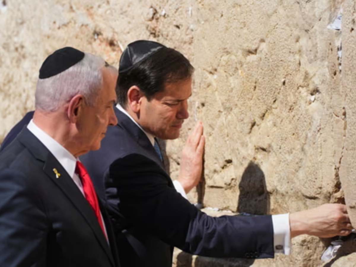 Israel पहुंचकर अमेरिकी विदेश मंत्री रुबियो के बदले सुर, बोलने लगे इजराइल की वाणी Israel पहुंचकर अमेरिकी विदेश मंत्री रुबियो के बदले सुर, बोलने लगे इजराइल की वाणी