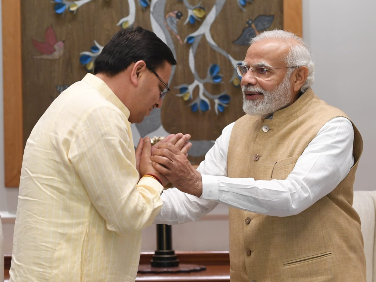 जब आधी रात संसदीय क्षेत्र के औचक निरीक्षण पर निकले PM, सीएम धामी ने सोशल मीडिया पर शेयर की 'माय मोदी स्टोरी' जब आधी रात संसदीय क्षेत्र के औचक निरीक्षण पर निकले PM, सीएम धामी ने सोशल मीडिया पर शेयर की 'माय मोदी स्टोरी'