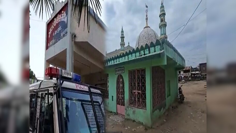 Gujarat: मुसलमानों के जरिए लगाए बोर्ड पर विवाद; भड़के हिंदू संगठन, FIR दर्ज