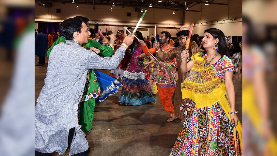 मुस्लिम युवकों को दी जा रही लव जिहाद की ट्रेनिंग...गरबा के पहले भोपाल के सांसद ने बयान देकर खड़ा किया बवाल !
