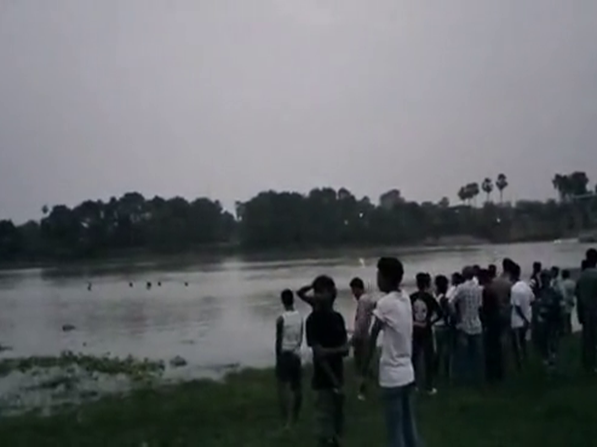 Nalanda News: घोड़ा कटोरा डैंप में नहाने गए पांच युवक डूबे, 2 की मौत, 3 को बचाया गया Nalanda News: घोड़ा कटोरा डैंप में नहाने गए पांच युवक डूबे, 2 की मौत, 3 को बचाया गया