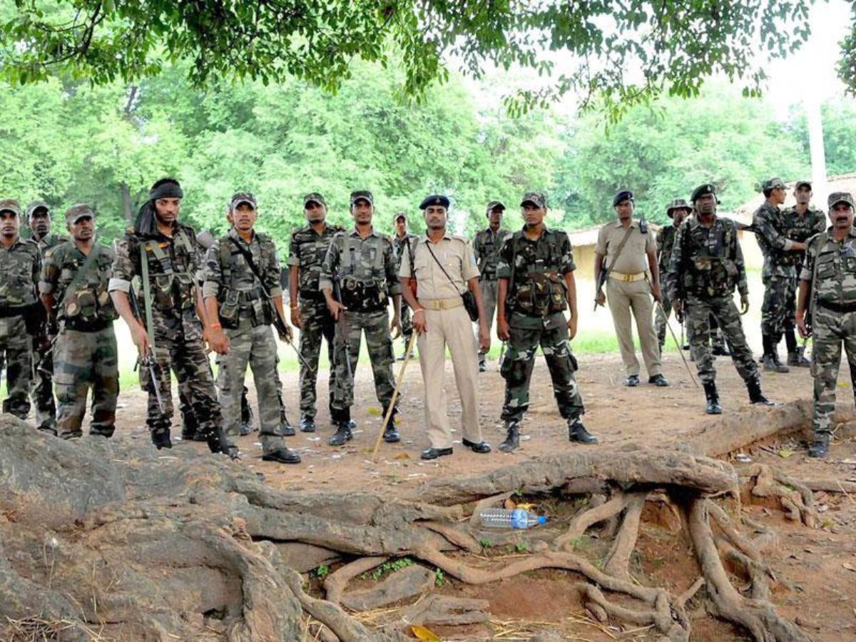 झारखंड में आतंकी दानिश के ठिकाने पर दिल्ली पुलिस की रेड, भारी मात्रा में विस्फोटक बरामद झारखंड में आतंकी दानिश के ठिकाने पर दिल्ली पुलिस की रेड, भारी मात्रा में विस्फोटक बरामद