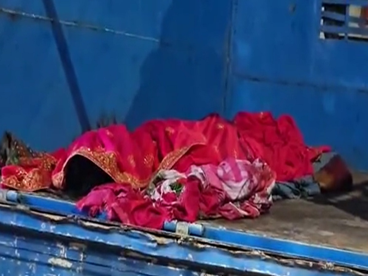 बेगूसराय में मोबाइल फोन पर पति से बहस के बाद पत्नी ने सुसाइड कर लिया बेगूसराय में मोबाइल फोन पर पति से बहस के बाद पत्नी ने सुसाइड कर लिया