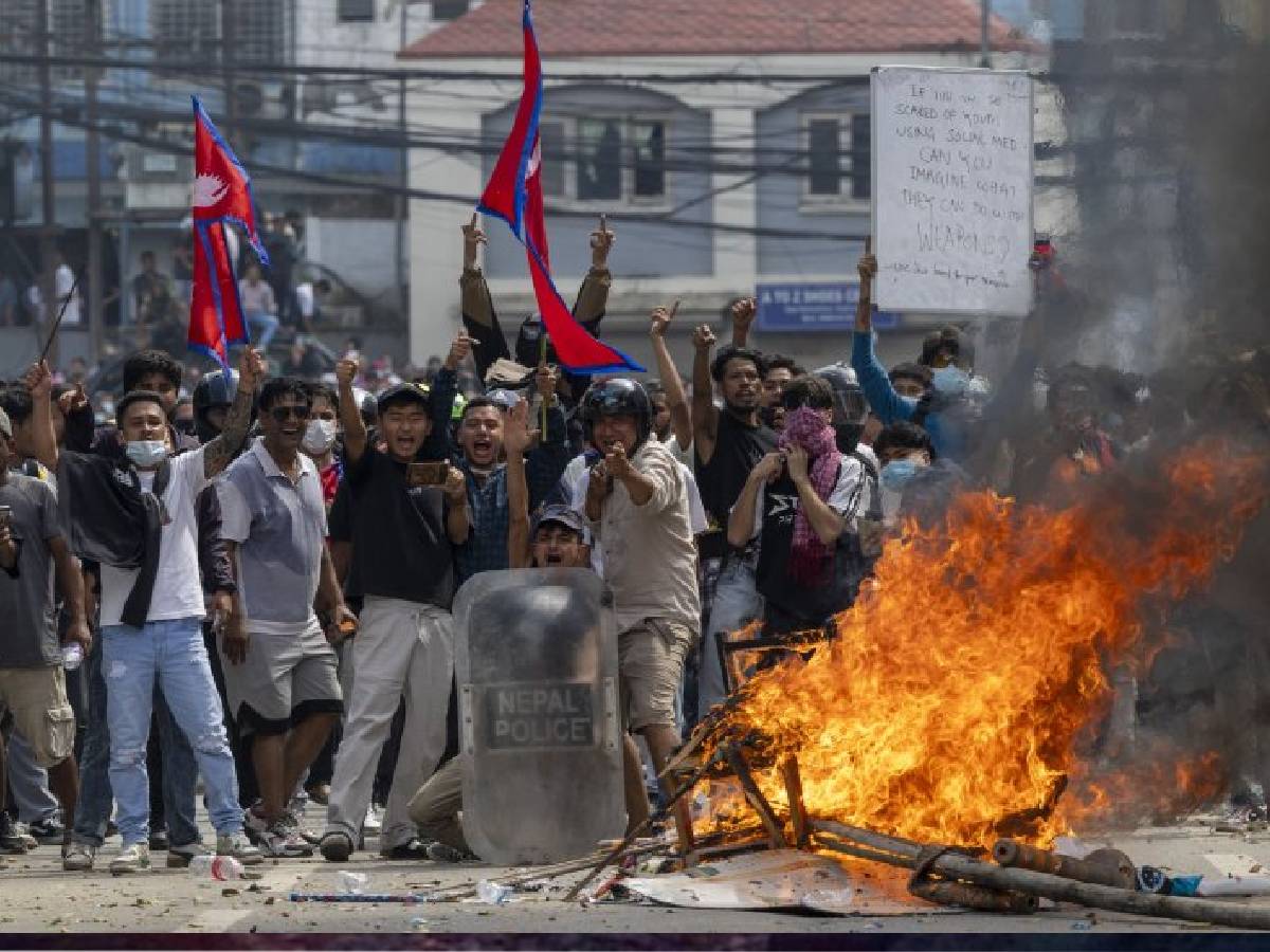 फरार कैदी उमर शेख ने दिखाई ईमानदारी, Gen-Z आंदोलन के बाद खुद किया जेल में सरेंडर फरार कैदी उमर शेख ने दिखाई ईमानदारी, Gen-Z आंदोलन के बाद खुद किया जेल में सरेंडर
