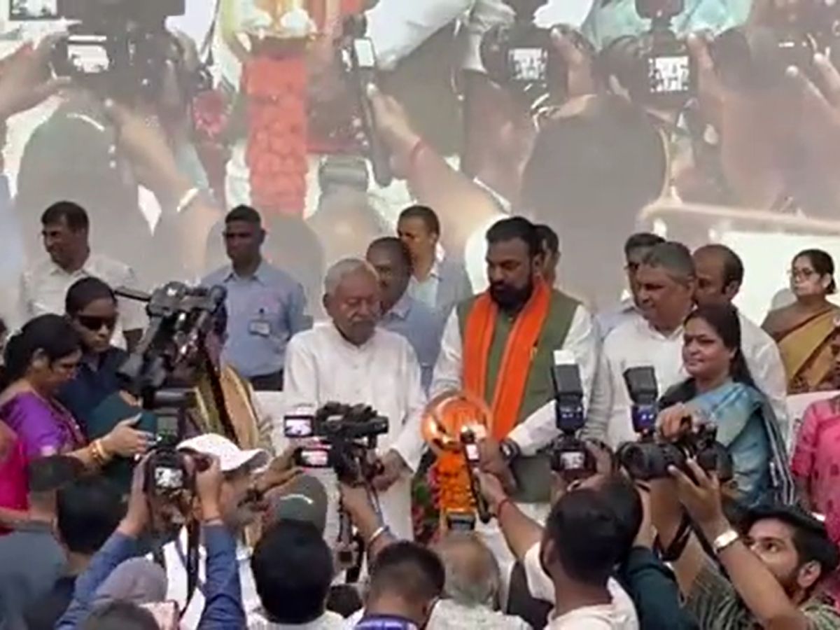 महिला आयोग की 24वीं वर्षगांठ पर CM नीतीश कुमार ने ऑनलाइन शिकायत पोर्टल लॉन्च किया महिला आयोग की 24वीं वर्षगांठ पर CM नीतीश कुमार ने ऑनलाइन शिकायत पोर्टल लॉन्च किया
