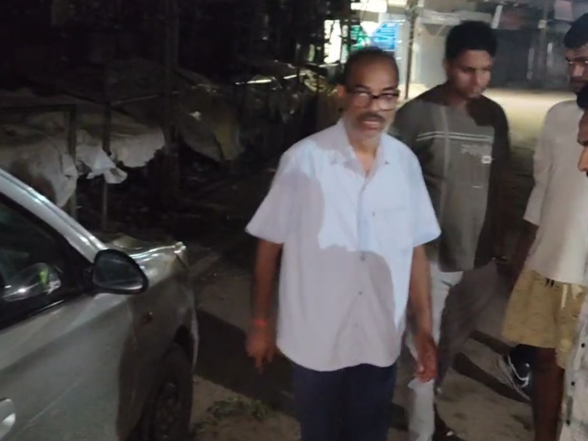 Bihar News: हथियारबंद बदमाशों ने की CSP संचालक से 16 लाख की लूट, भागते समय ग्रामीण की मौत, एक बदमाश गिरफ्तार Bihar News: हथियारबंद बदमाशों ने की CSP संचालक से 16 लाख की लूट, भागते समय ग्रामीण की मौत, एक बदमाश गिरफ्तार