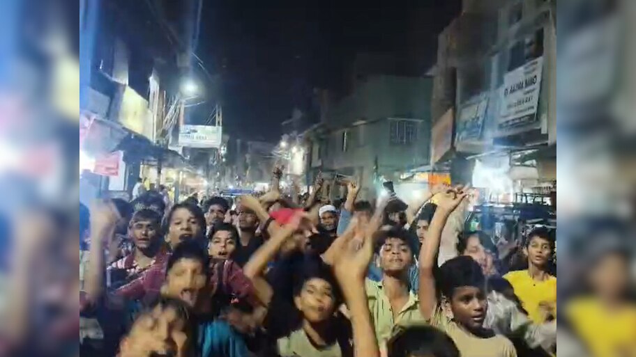 Crowd shouts i love mohammad slogans in kashipur mob violence erupts ...