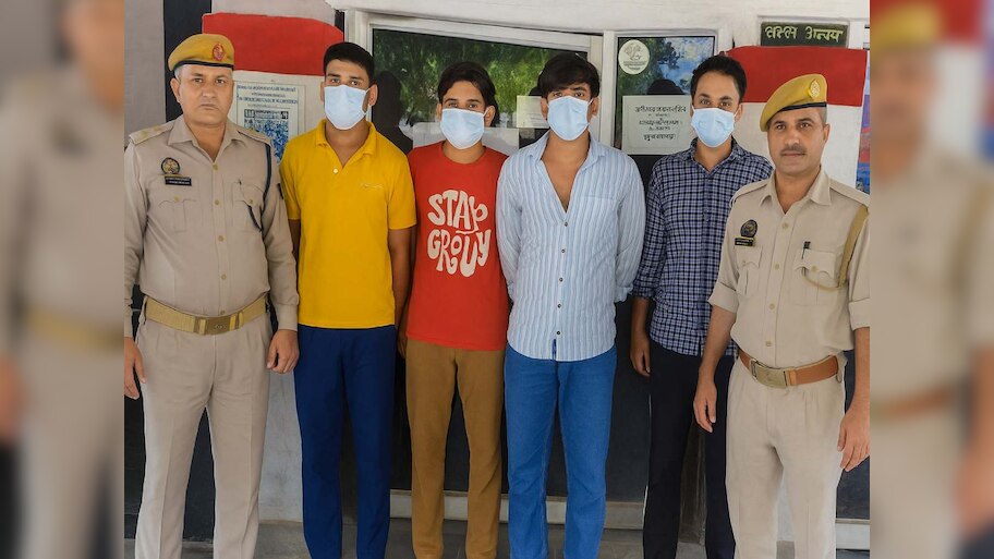 Hapur: दर्जनों लोगों ने किया था मुस्लिम परिवार पर हमला, अब पुलिस ने चार को धरा