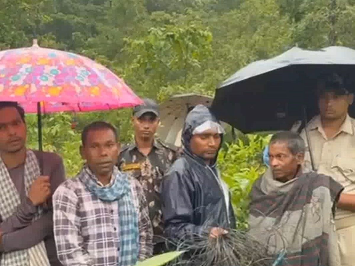 Odisha News: ବିଦ୍ୟୁତ୍ ଆଘାତରେ ହାତୀ ମୃତ, ତିନି ଗିରଫ Odisha News: ବିଦ୍ୟୁତ୍ ଆଘାତରେ ହାତୀ ମୃତ, ତିନି ଗିରଫ