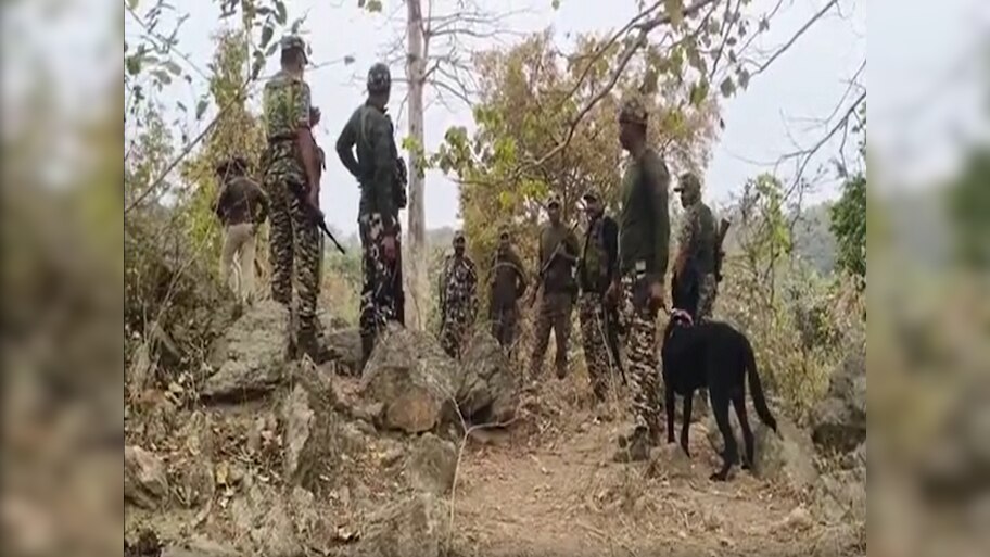 Gayaji Naxal: एनडीए की जनसभा से पहले भारी मात्रा में विस्फोटक बरामद, सुरक्षाबलों ने नक्सलियों के मंसूबों पर फेरा पानी