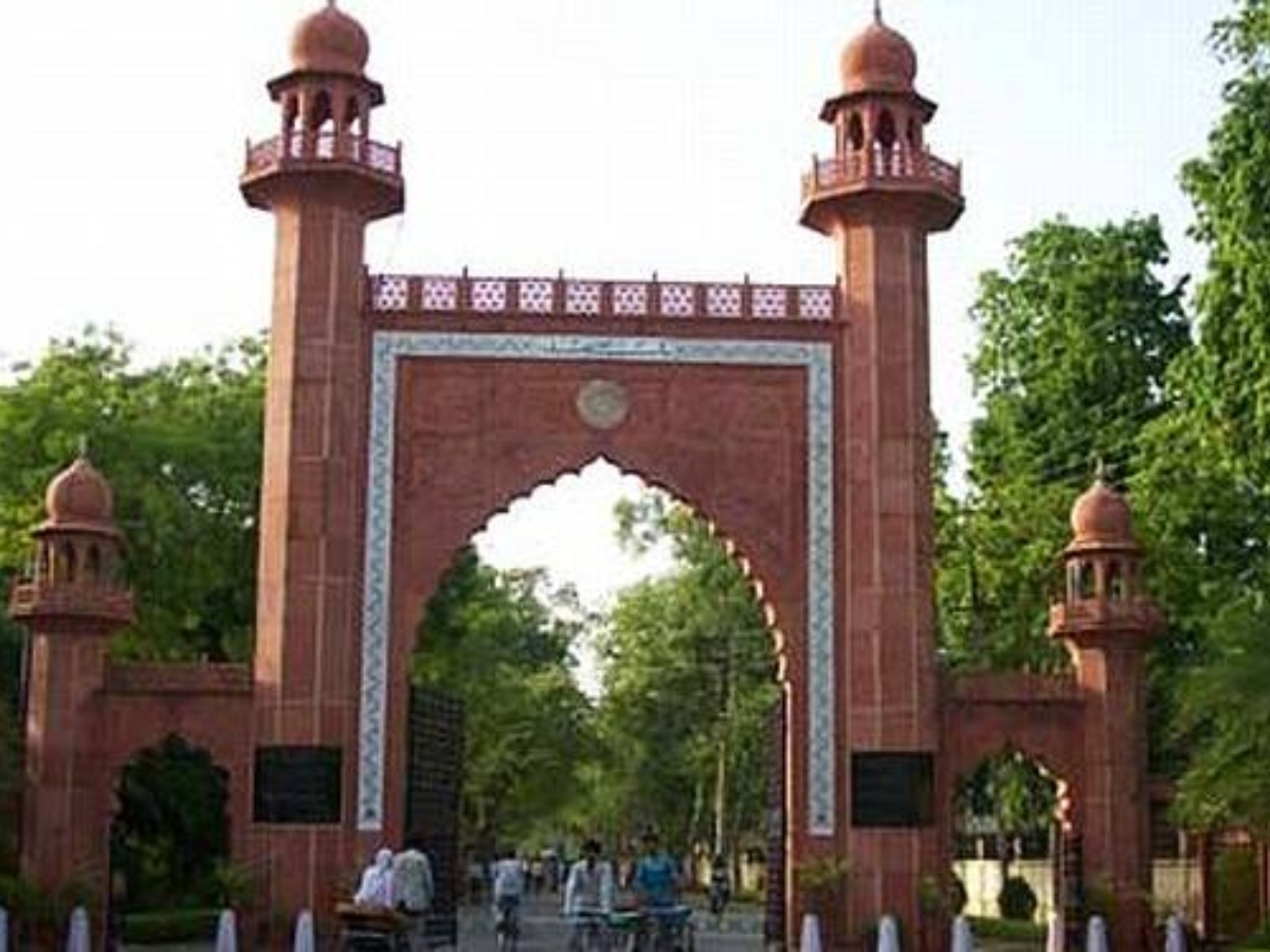 AMU में नवरात्र पर ख़ास किस्म के भोजन की मांग; छात्र नेता ने कहा,"मुस्लिम स्टूडेंट्स से अलग बने हमारा खाना" AMU में नवरात्र पर ख़ास किस्म के भोजन की मांग; छात्र नेता ने कहा,"मुस्लिम स्टूडेंट्स से अलग बने हमारा खाना"