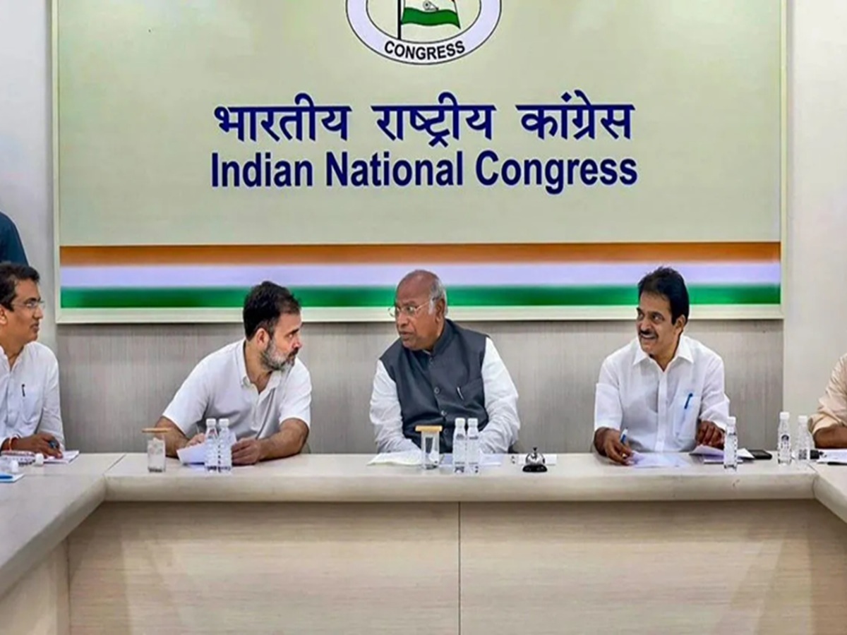 Bihar Politics: कांग्रेस के लिए बिहार में तेलंगाना दोहराना आसान नहीं, CWC की बैठक के बाद भी राह बड़ी मुश्किल Bihar Politics: कांग्रेस के लिए बिहार में तेलंगाना दोहराना आसान नहीं, CWC की बैठक के बाद भी राह बड़ी मुश्किल