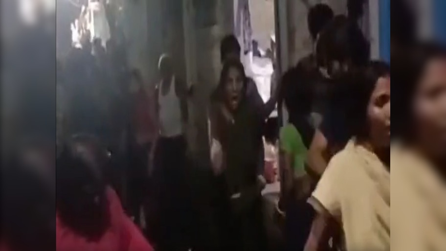 लोहे की रॉड...ईंट-पत्थर और खूनी संघर्ष, बेगूसराय में नाली का गंदा पानी बना वजह