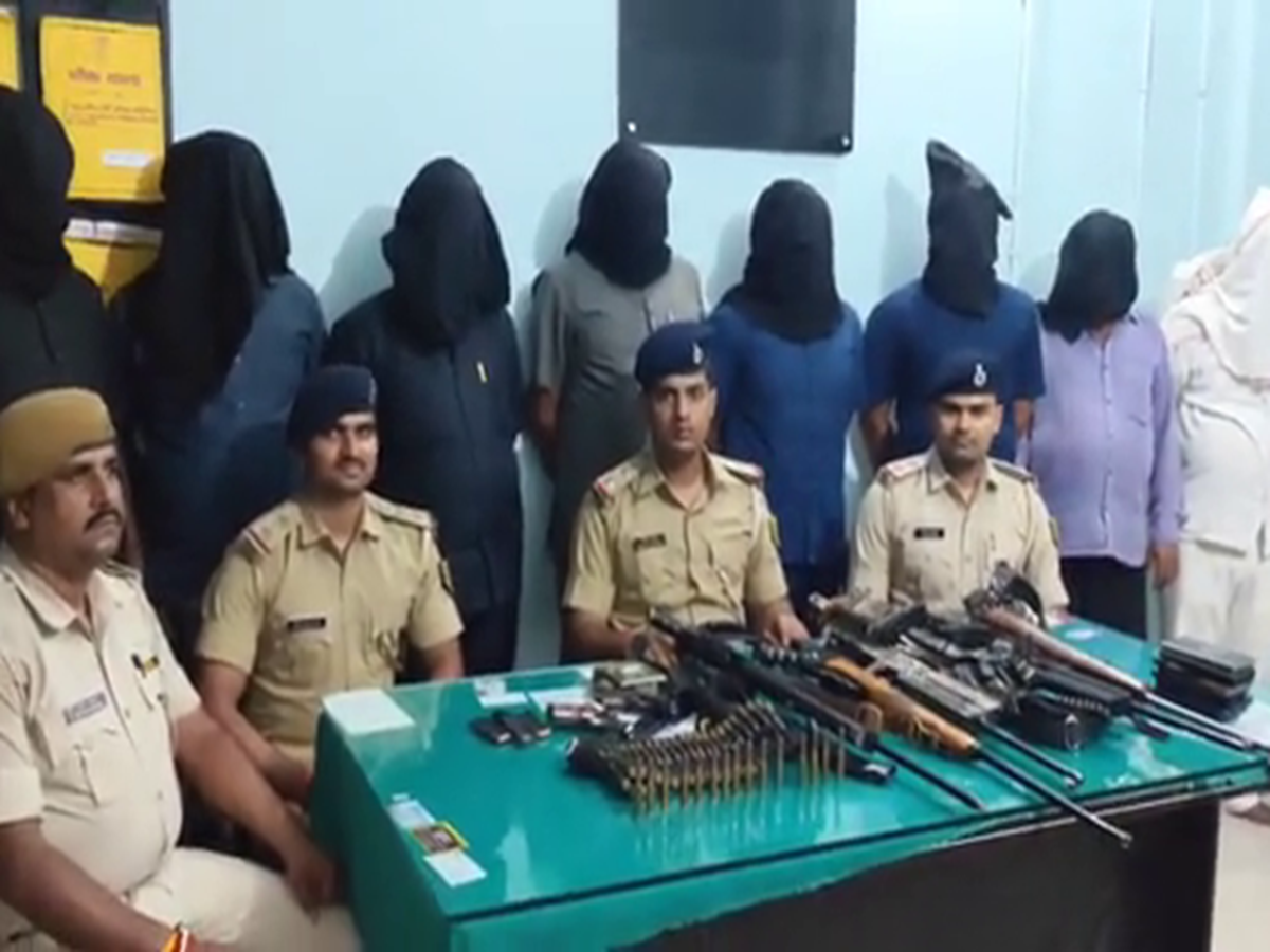 Patna News: पटना में एक हफ्ते में दूसरी बार मिला हथियारों का जखीरा, आखिर क्या चल रही प्लानिंग? Patna News: पटना में एक हफ्ते में दूसरी बार मिला हथियारों का जखीरा, आखिर क्या चल रही प्लानिंग?