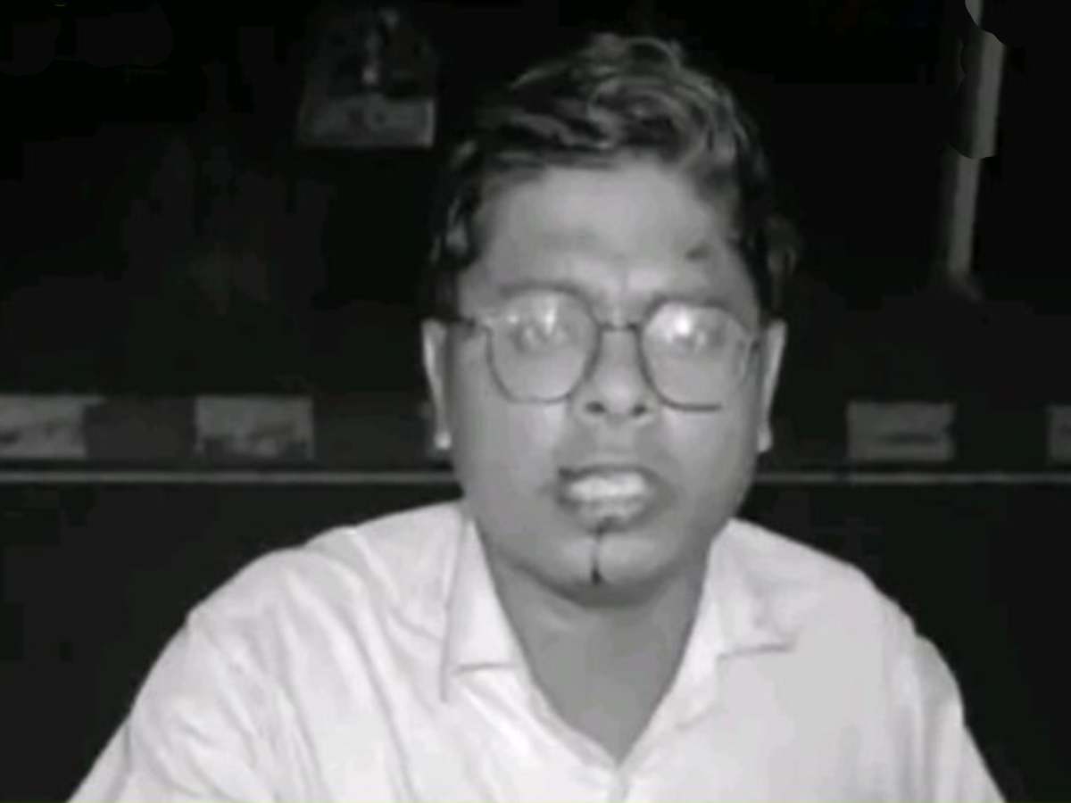 Araria: दांत तोड़े और पर्स छीना; ओवैसी के प्रोग्राम से लौट रहे पत्रकार मुनव्वर पर हमला Araria: दांत तोड़े और पर्स छीना; ओवैसी के प्रोग्राम से लौट रहे पत्रकार मुनव्वर पर हमला