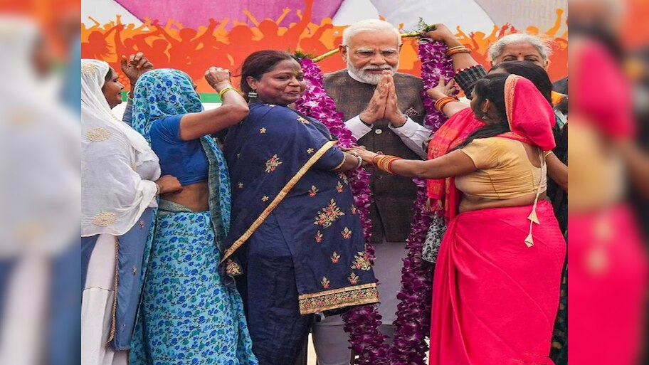 बिहार की महिलाएं बदलाव की मिसाल, पीएम मोदी को बताईं संघर्ष और सफलता की कहानियां