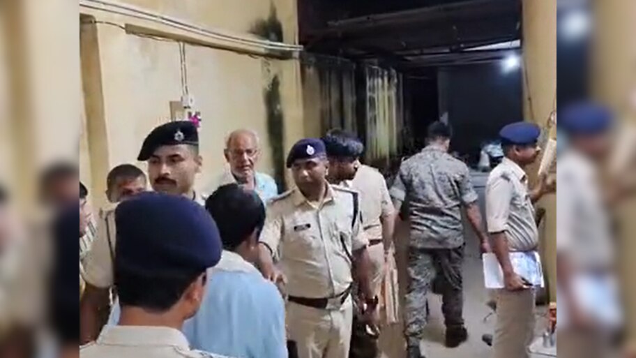 नवादा में सनसनीखेज वारदात, ग्राइंडर ब्लेड से गला रेतकर युवक को उतारा मौत के घाट