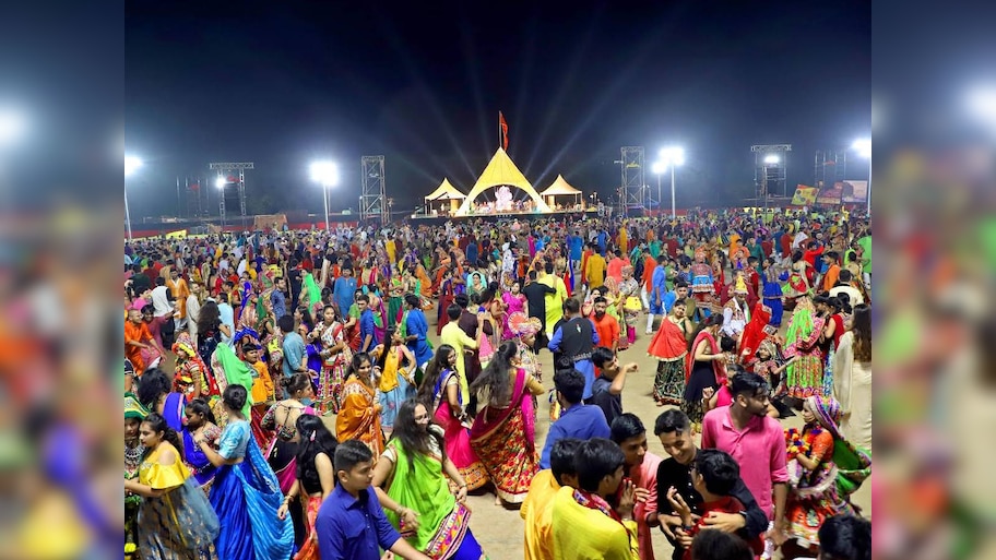 लाख चेतावनी के बावजूद भी हामिद ने गरबा पंडाल में किया प्रवेश, हिंदूवादी संगठन ने की जमकर पिटाई