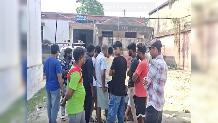 दोस्तों के साथ सोया था नीरज गुप्ता, तभी पहुंचा एक युवक और मार दी गोली, मौत