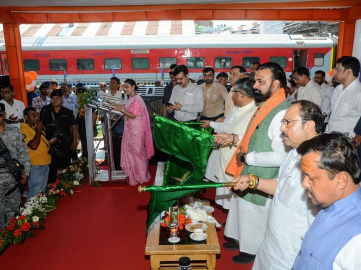रेल मैप पर बिहार ने 2005 के बाद दर्ज कराई जोरदार एंट्री, मोदी युग में शुरू हुआ नया दौर रेल मैप पर बिहार ने 2005 के बाद दर्ज कराई जोरदार एंट्री, मोदी युग में शुरू हुआ नया दौर