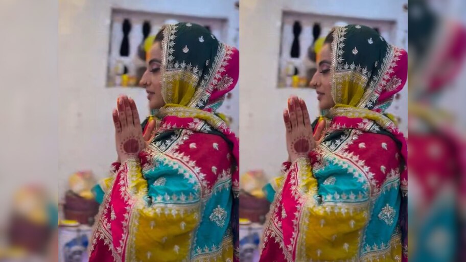 महाअष्टमी पर अक्षरा सिंह माता के दरबार में लगाई हाजरी, सिर पर पल्लू रख कर लिया मां का आशीर्वाद