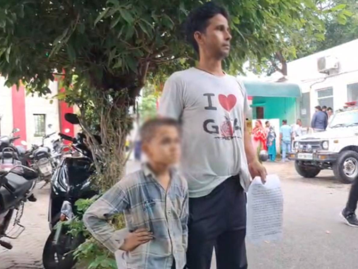 Meerut: मदरसे में मासूम को सोता देख भड़के मौलाना; जिस्म पर कर दी डंडो की बरसात, FIR दर्ज Meerut: मदरसे में मासूम को सोता देख भड़के मौलाना; जिस्म पर कर दी डंडो की बरसात, FIR दर्ज