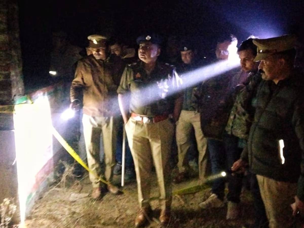 पुलिस मुठभेड़ में तबरेज को लगी गोली, गौतस्करी के इल्जाम में हुई थी FIR पुलिस मुठभेड़ में तबरेज को लगी गोली, गौतस्करी के इल्जाम में हुई थी FIR