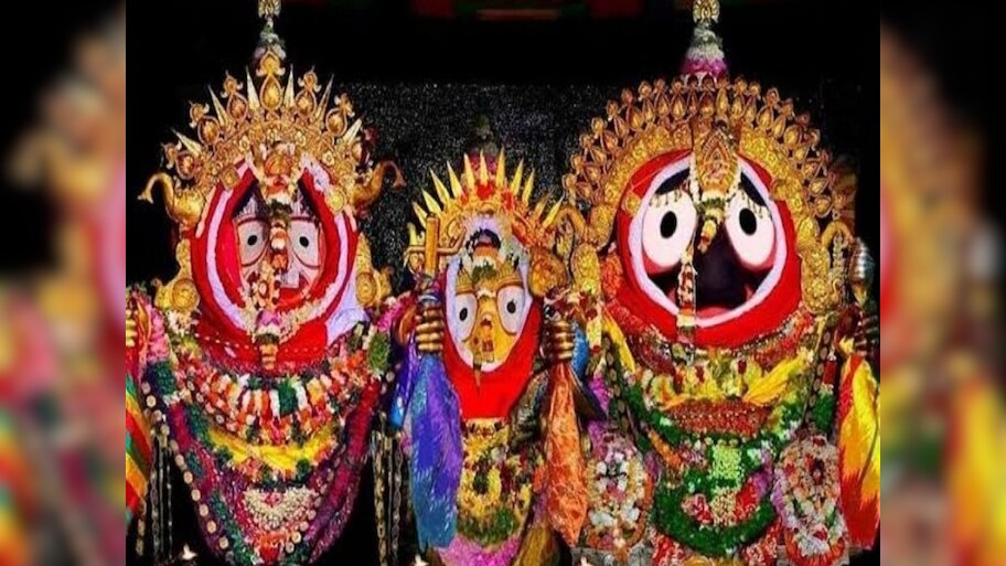 Srimandira: ପବିତ୍ର ବିଜୟାଦଶମୀରେ ଶ୍ରୀମନ୍ଦିରରେ ସୁବର୍ଣ୍ଣ ବେଶରେ ଭକ୍ତଙ୍କୁ ଦର୍ଶନ ଦେଇଛନ୍ତି ମହାପ୍ରଭୁ