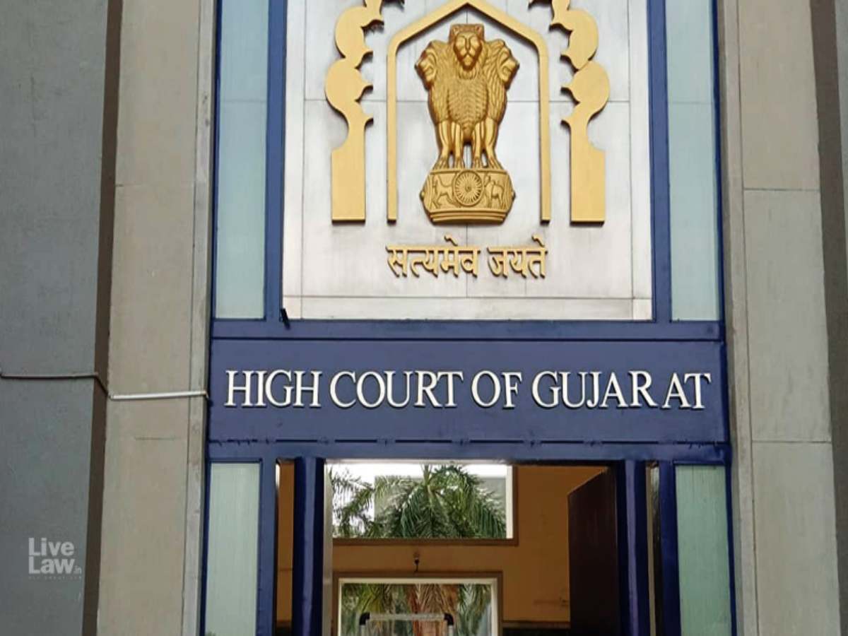 Ahmedabad: 400 साल पुरानी मंचा मस्जिद पर चलेगा बुलडोजर? HC ने रोक लगाने से किया इंकार Ahmedabad: 400 साल पुरानी मंचा मस्जिद पर चलेगा बुलडोजर? HC ने रोक लगाने से किया इंकार